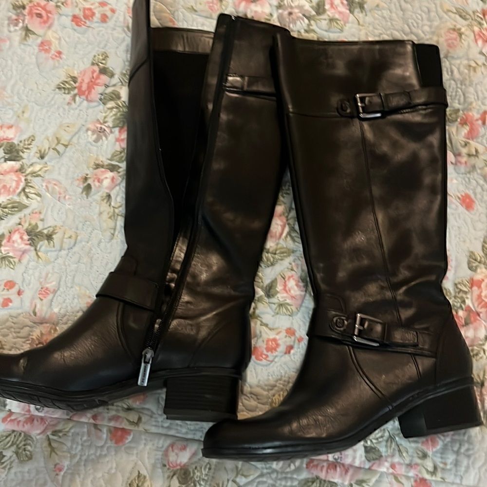 Bandolino black leather boots